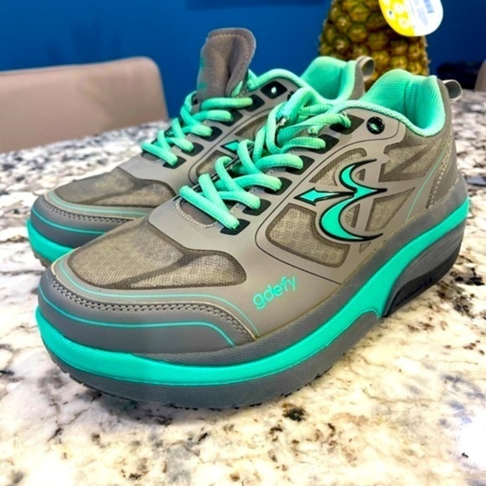 Gravity Defyer Shoes woman’s size 9